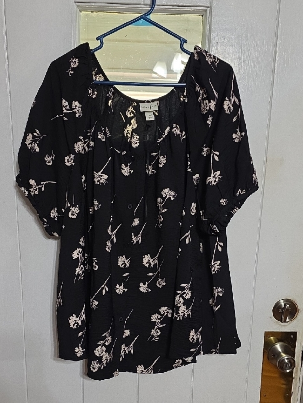 NWOT Ava & Viv Women's Blouse‎ Black White Floral Button Front Lightweight Sz 1X